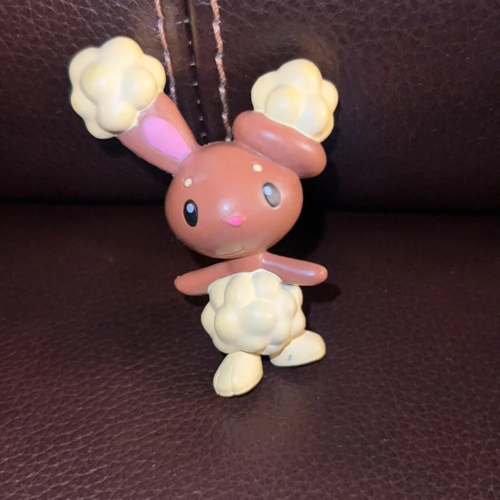 - POKEMON 2022 BUNEARY POKEBALL FIGURE
